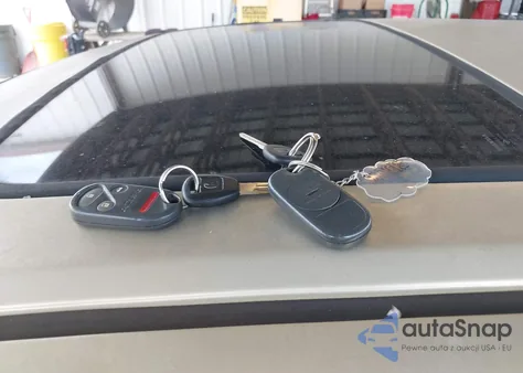 1999 Acura Rl 3.5 z USA, uszkodzony, nr VIN JH4KA9666XC008326